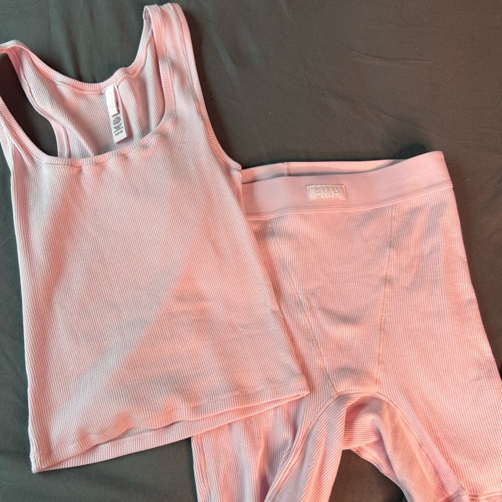 Pink Skims set